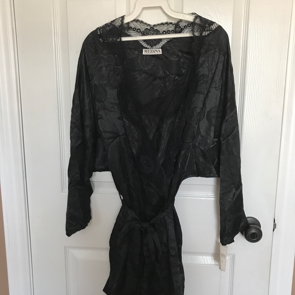 NWT-2 piece chemise and robe set